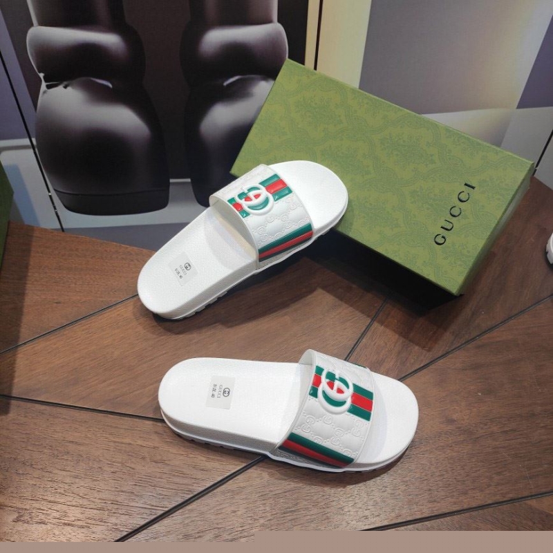 G*u*i slippers